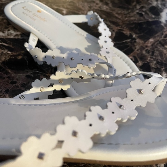 Kate Spade White Floral Embellished Sandals - Picture 11 of 12